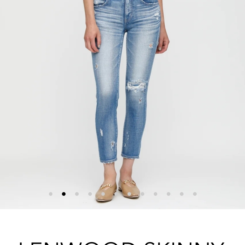 NWOT Moussy Blue Skinny Jeans Distressed Knee Raw Hem